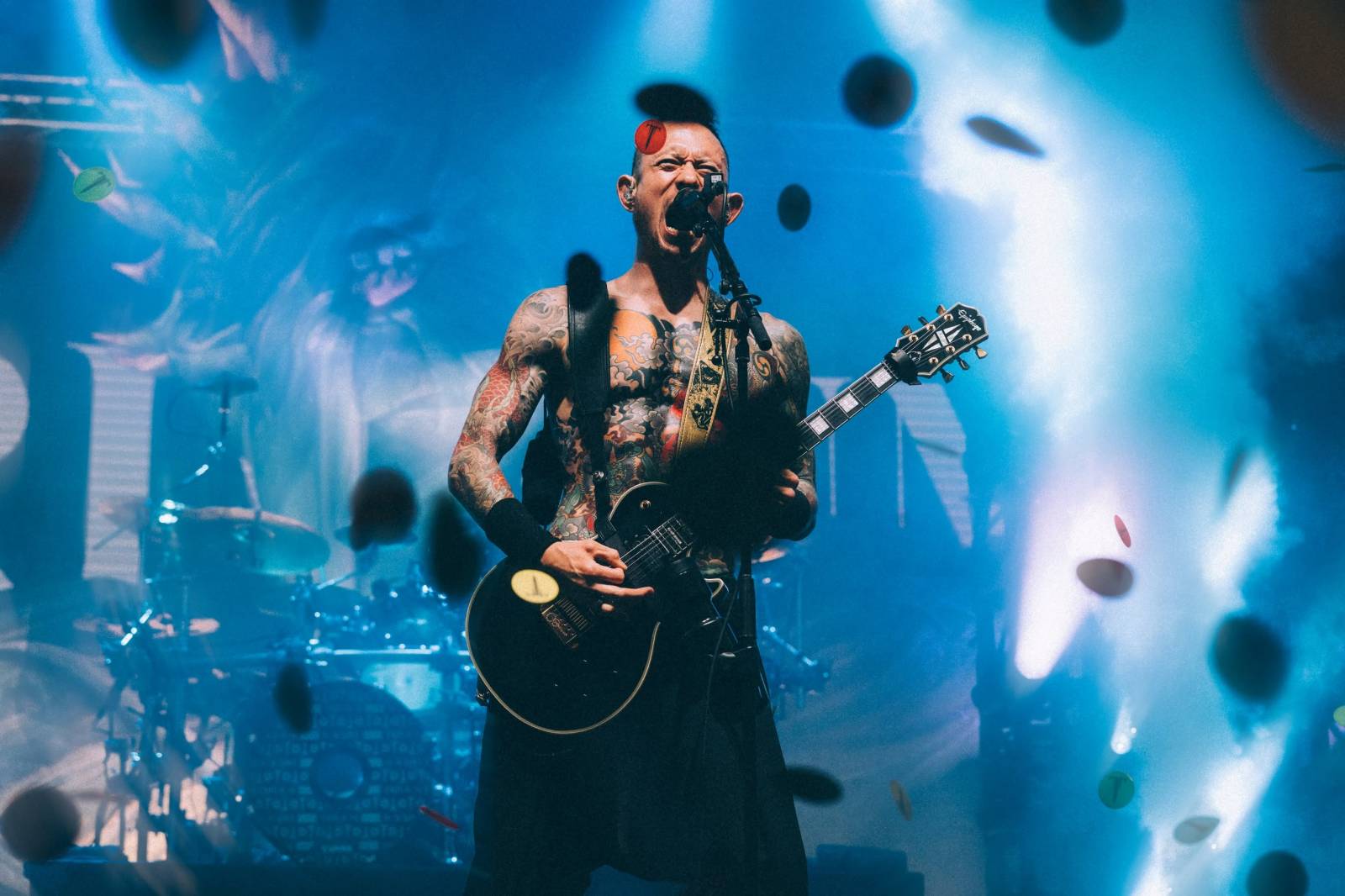 LIVE: Rock for People, den první. Gorillaz vypadl zvuk, Megadeth se loučili s českými fanoušky a Electric Callboy oblékli uhozené špičaté vesty