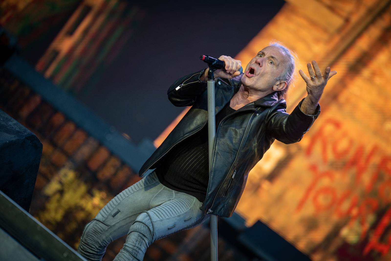LIVE: Rock for People, den pátý. Na Iron Maiden dorazil prezident, Alter Bridge kradl zvuk nemilosrdný vítr, Alice & Dan Bárta málem neslezli z pódia