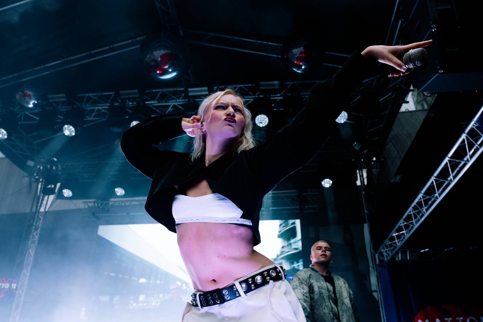 LIVE: Karlovy Vary roztančili Annet X a NobodyListen. Festival nabídl večer plný energie a tanečních beatů