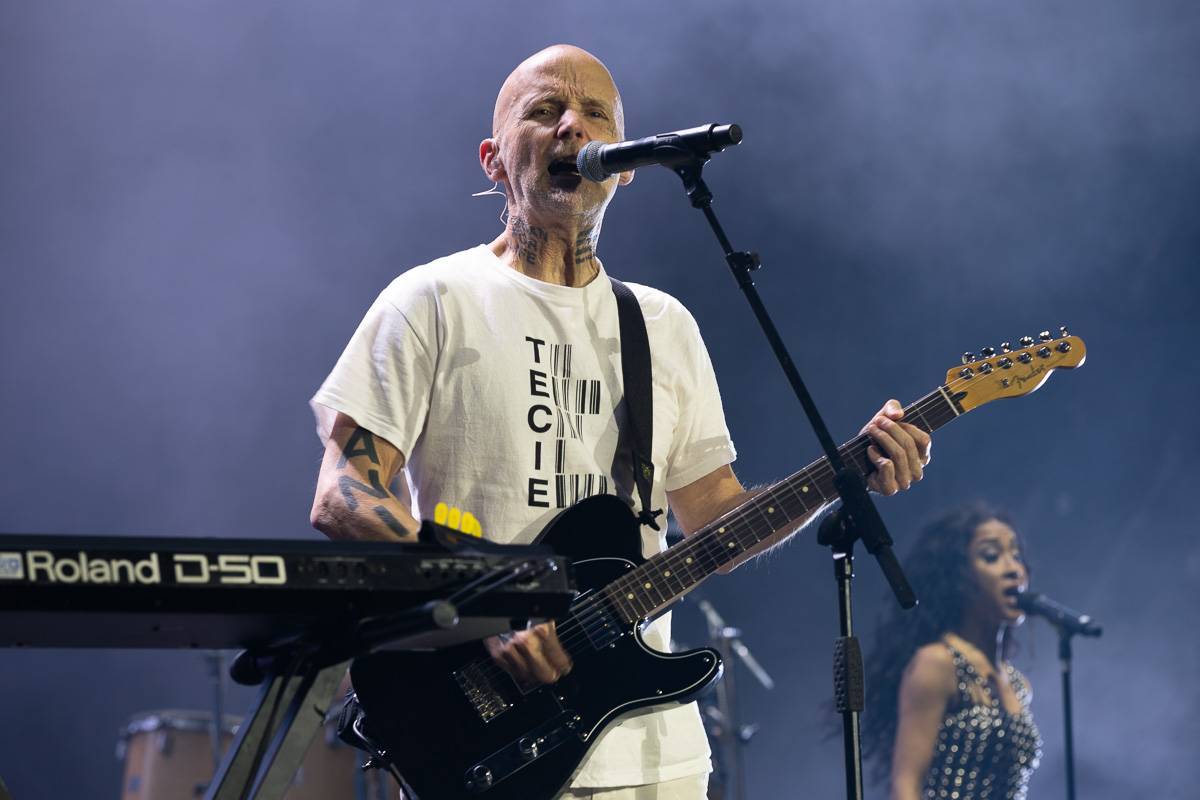 LIVE: Colours of Ostrava, den třetí. Festival přerušilo nepříznivé počasí. Moby básnil o Davidu Bowiem, Paris Paloma napsala milostný dopis všem ženám