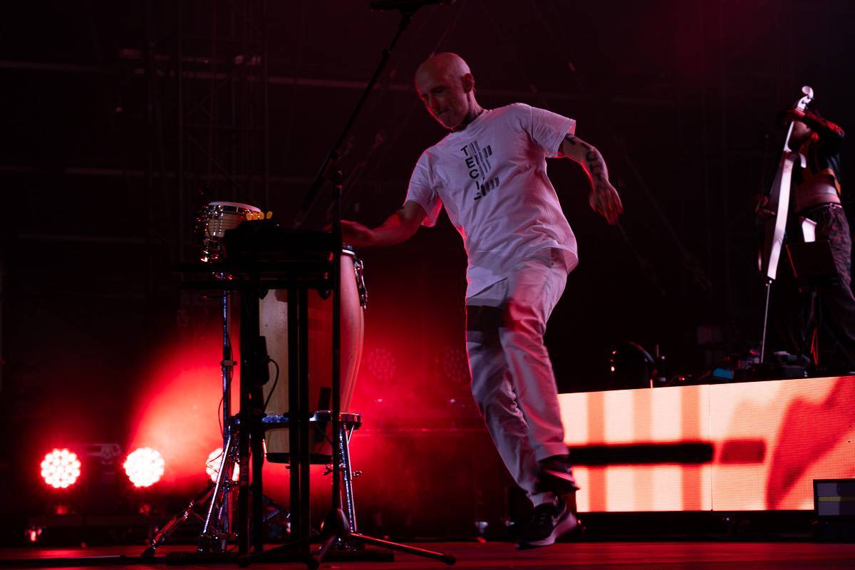 LIVE: Colours of Ostrava, den třetí. Festival přerušilo nepříznivé počasí. Moby básnil o Davidu Bowiem, Paris Paloma napsala milostný dopis všem ženám