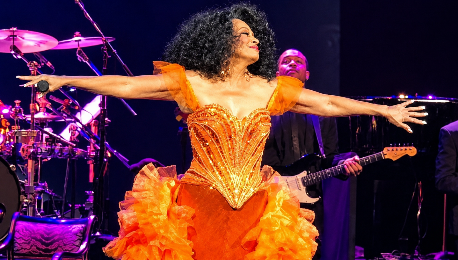 LIVE: Diana Ross poprvé zavítala do Česka. Plzeň si spletla s Prahou, jinak si ale publikum omotala kolem prstu