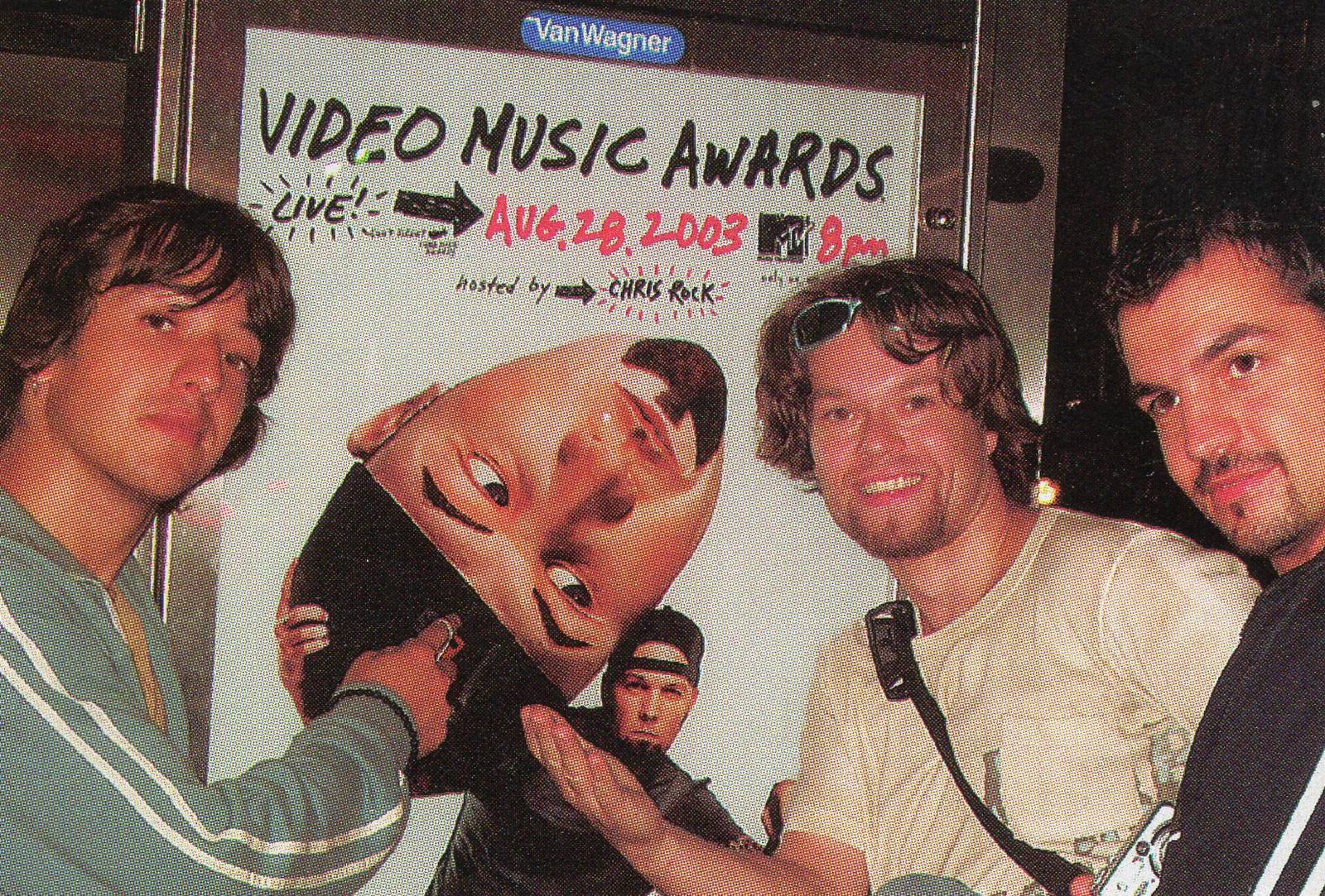 RETRO 2000 | Čtvrtý ročník CS Rockfestu: Kryštof a Chinaski doplatili na problém s vízy, do USA vyrazili i Kabát, Anna K. nebo Iné Kafe