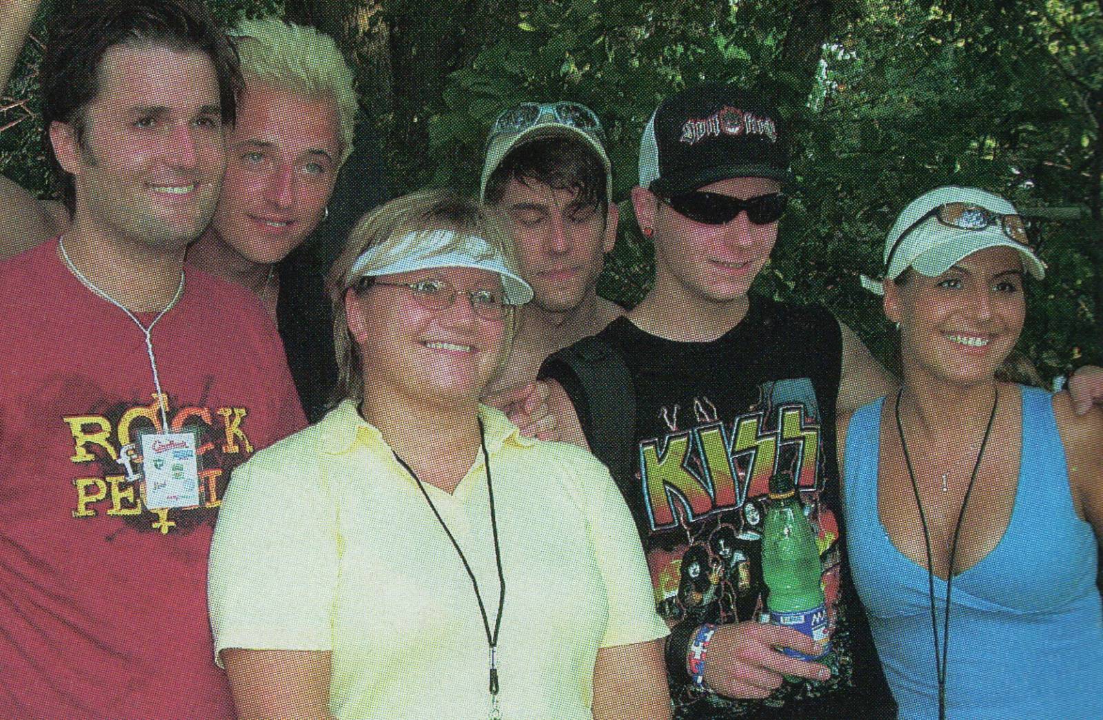 RETRO 2000 | Čtvrtý ročník CS Rockfestu: Kryštof a Chinaski doplatili na problém s vízy, do USA vyrazili i Kabát, Anna K. nebo Iné Kafe
