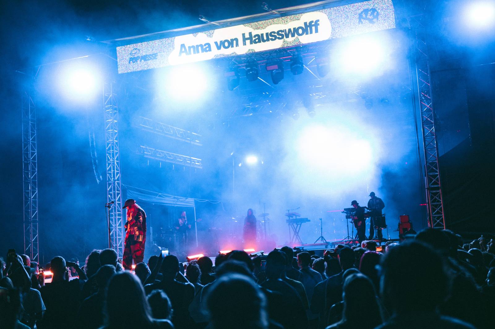 LIVE: Pop Messe, den první: Úvodu festivalu kralovali experimentální Einstürzende Neubauten, nezklamala ale ani P/\ST