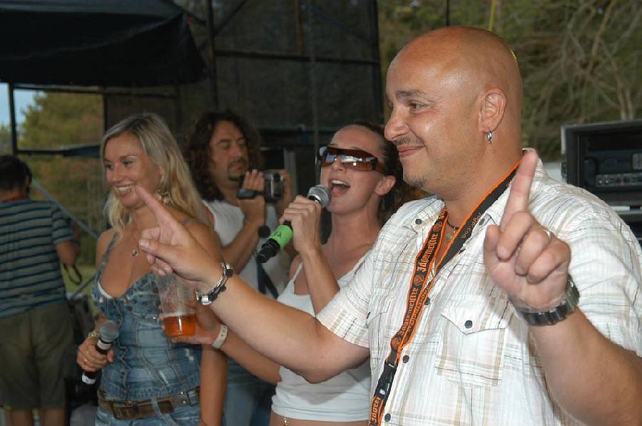 RETRO 2000 | Česko-slovenský rock za velkou louží. V Chicagu pro krajany zahráli Divokej Bill, Tublatanka, Blue Effect nebo Horkýže Slíže