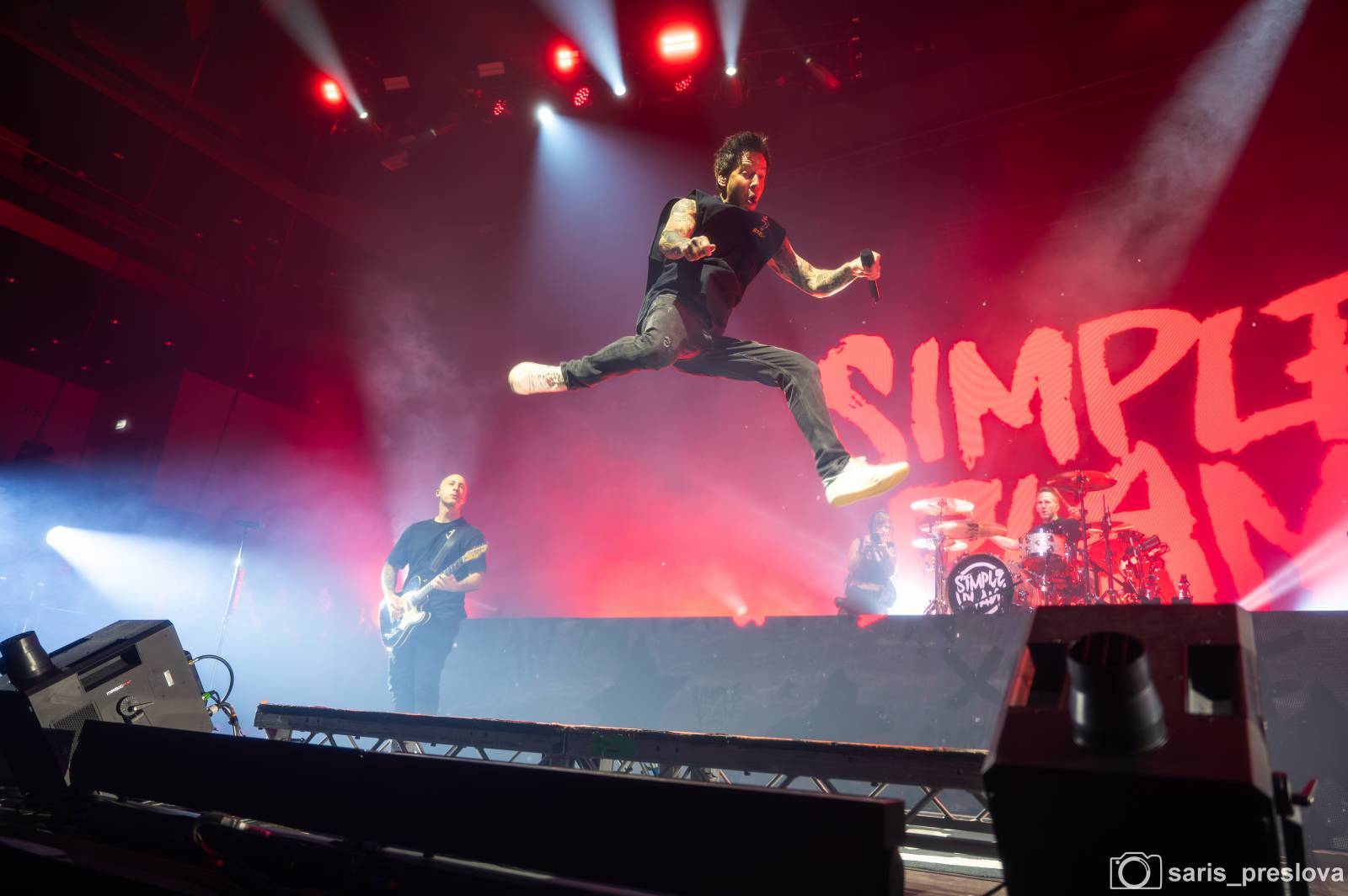 LIVE: Simple Plan vyprodali O2 universum. Pro své české fanoušky by udělali první poslední