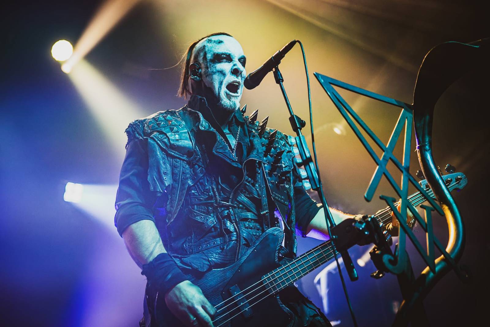 LIVE: Ostří jako břitva. Behemoth a Dimmu Borgir v Brně otevřeli bránu do pekel