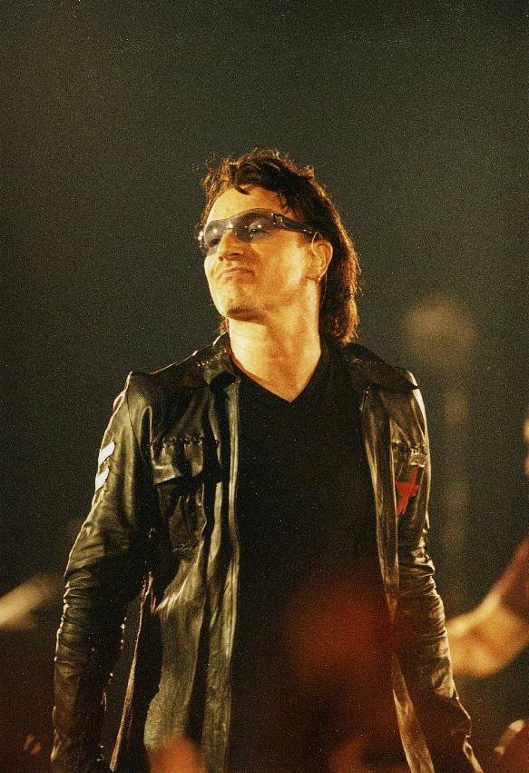 RETRO 2000 | U2 proměnili Vídeň v jeden velký sbor. Patnáct tisíc fanoušků zpívalo každý hit