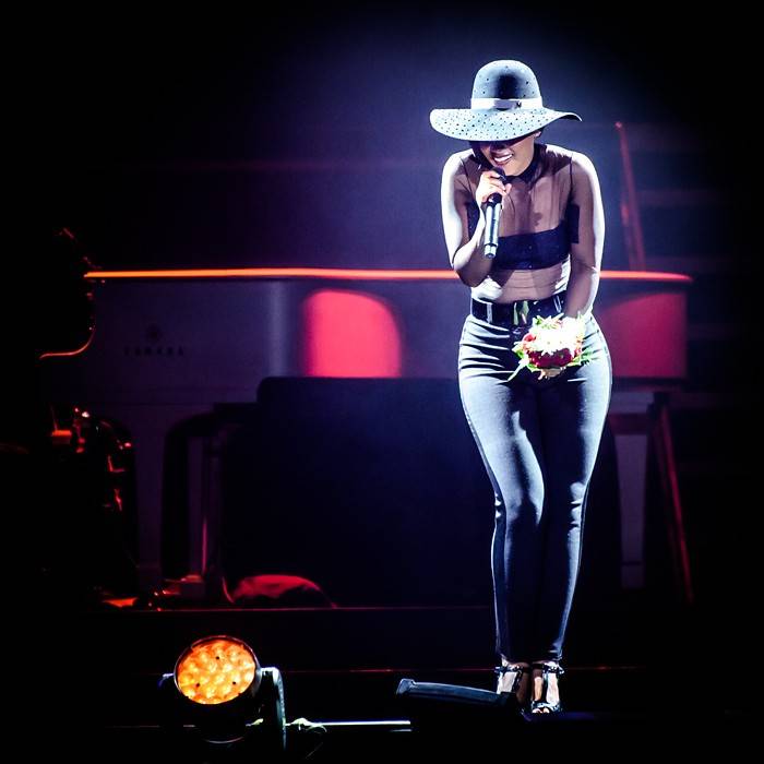 LIVE: Alicia Keys zazpívala v Praze hymnu New Yorku hned dvakrát