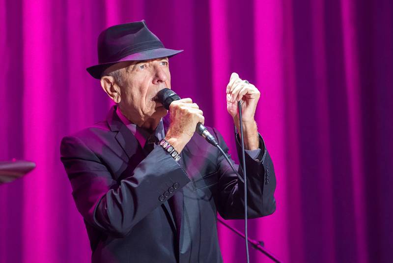 LIVE: Leonard Cohen v O2 Areně jako shledání s dávným přítelem