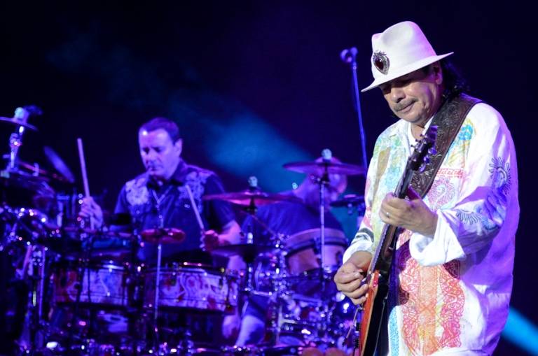 LIVE: Carlos Santana proměnil Prahu v karnevalové město