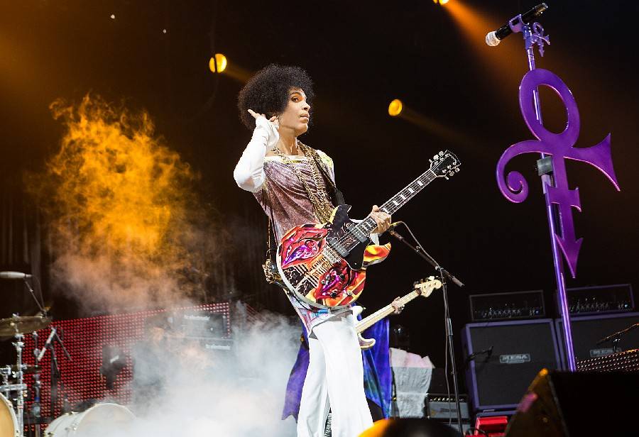 LIVE: Prince slavil ve Vídni narozeniny tříhodinovou funkrockovou salvou