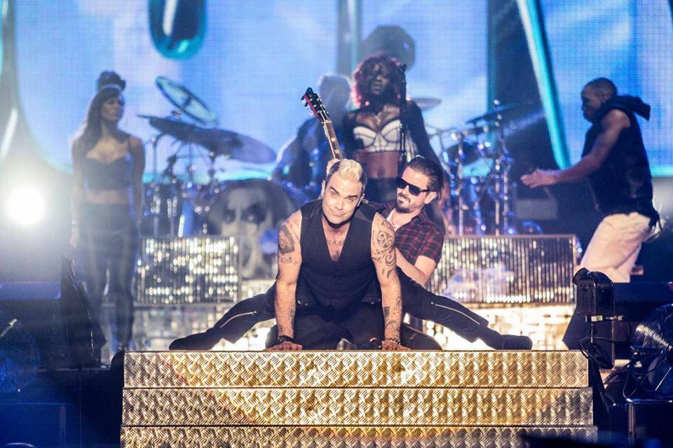 LIVE: Robbie Williams ukázal na Szigetu show, Florence and the Machine duši