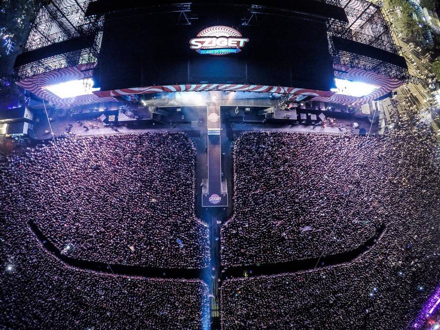 LIVE: Robbie Williams ukázal na Szigetu show, Florence and the Machine duši