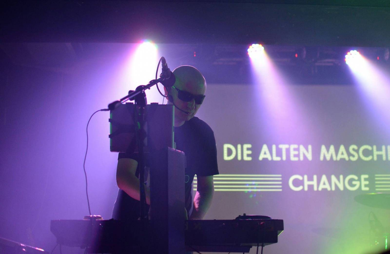 Moimir Papalescu interview: V klubu Žlutý pes bude hrát hudba, co má koule!