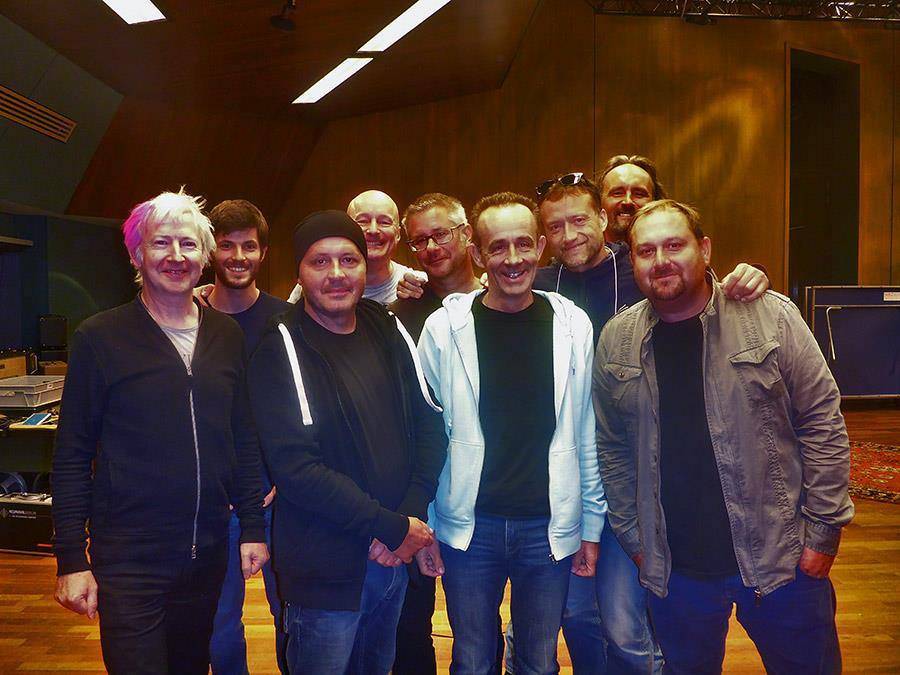 Všichni Svatí interview: Přežít v dnešním světě vyžaduje svatou trpělivost a pokoru