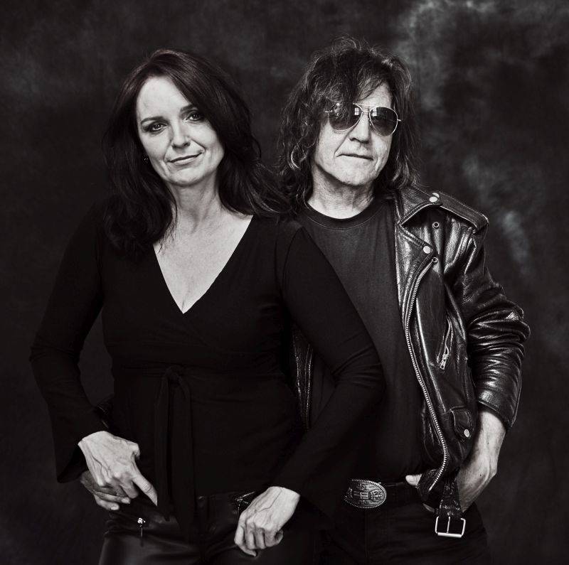 Blanka Šrůmová a Jan Sahara Hedl interview: Co se nedá zahrát u táboráku, jako by nebylo