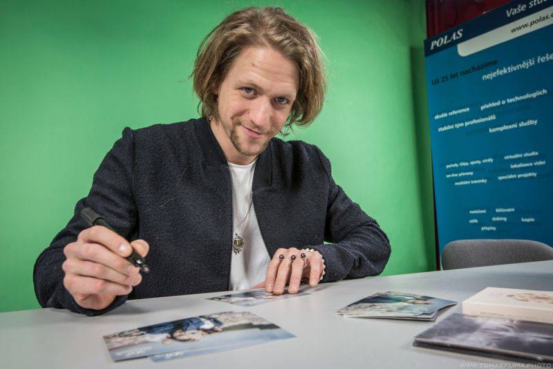 VIDEOROZHOVOR - Tomáš Klus: Hudba má být autentická, vadí mi, když potkám punkera, co je spíš podnikatel