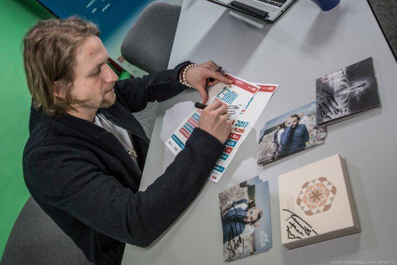 VIDEOROZHOVOR - Tomáš Klus: Hudba má být autentická, vadí mi, když potkám punkera, co je spíš podnikatel