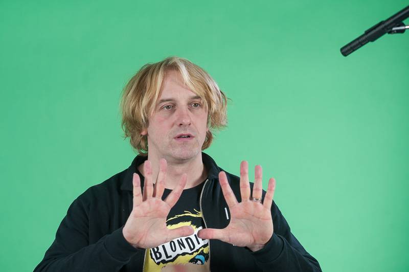 VIDEOROZHOVOR: Márdi (Vypsaná Fixa): Skákání fanoušků z pódia ke koncertům patří, problém je, že to lidi přestávají umět