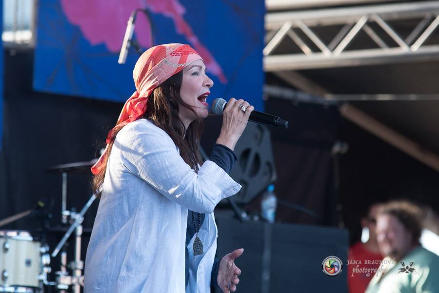 VIDEOROZHOVOR: Anna K. - V tomhle období není třeba zpívat depresivní písně