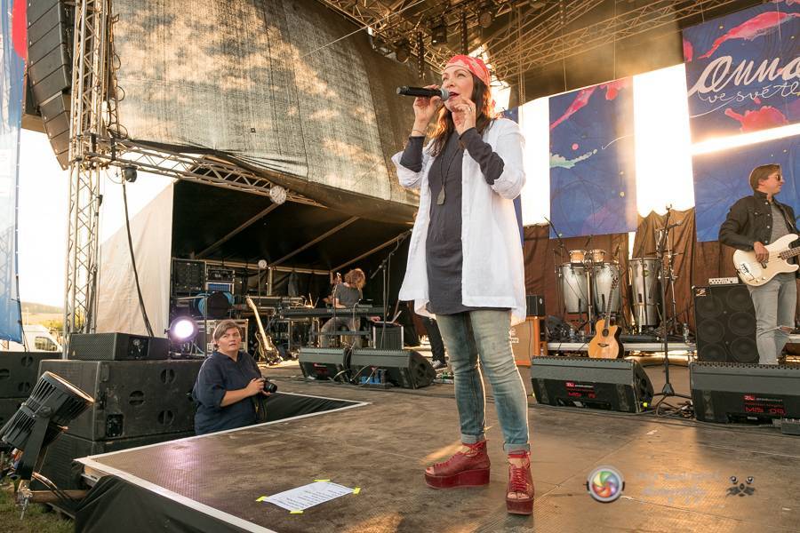 VIDEOROZHOVOR: Anna K. - V tomhle období není třeba zpívat depresivní písně