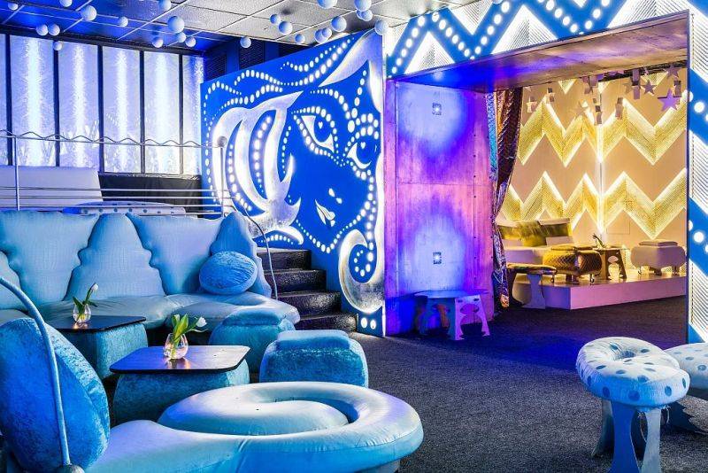 DJ Kwé a tým Radosti FX: Snažíme se jít ruku v ruce s trendy a udržet si dobré jméno na pražské klubové scéně