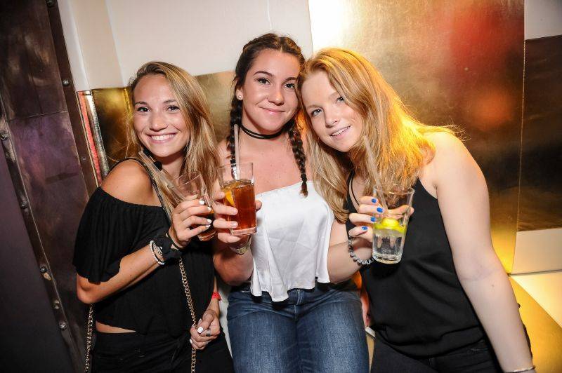 DJ Kwé a tým Radosti FX: Snažíme se jít ruku v ruce s trendy a udržet si dobré jméno na pražské klubové scéně