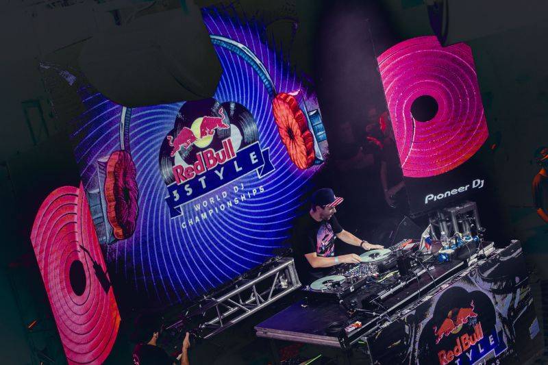 VIDEOROZHOVOR: DJ Friky - Loni jsem si zahrál v šestnácti zemích