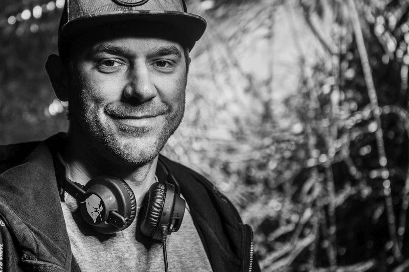 VIDEOROZHOVOR: DJ Friky - Loni jsem si zahrál v šestnácti zemích