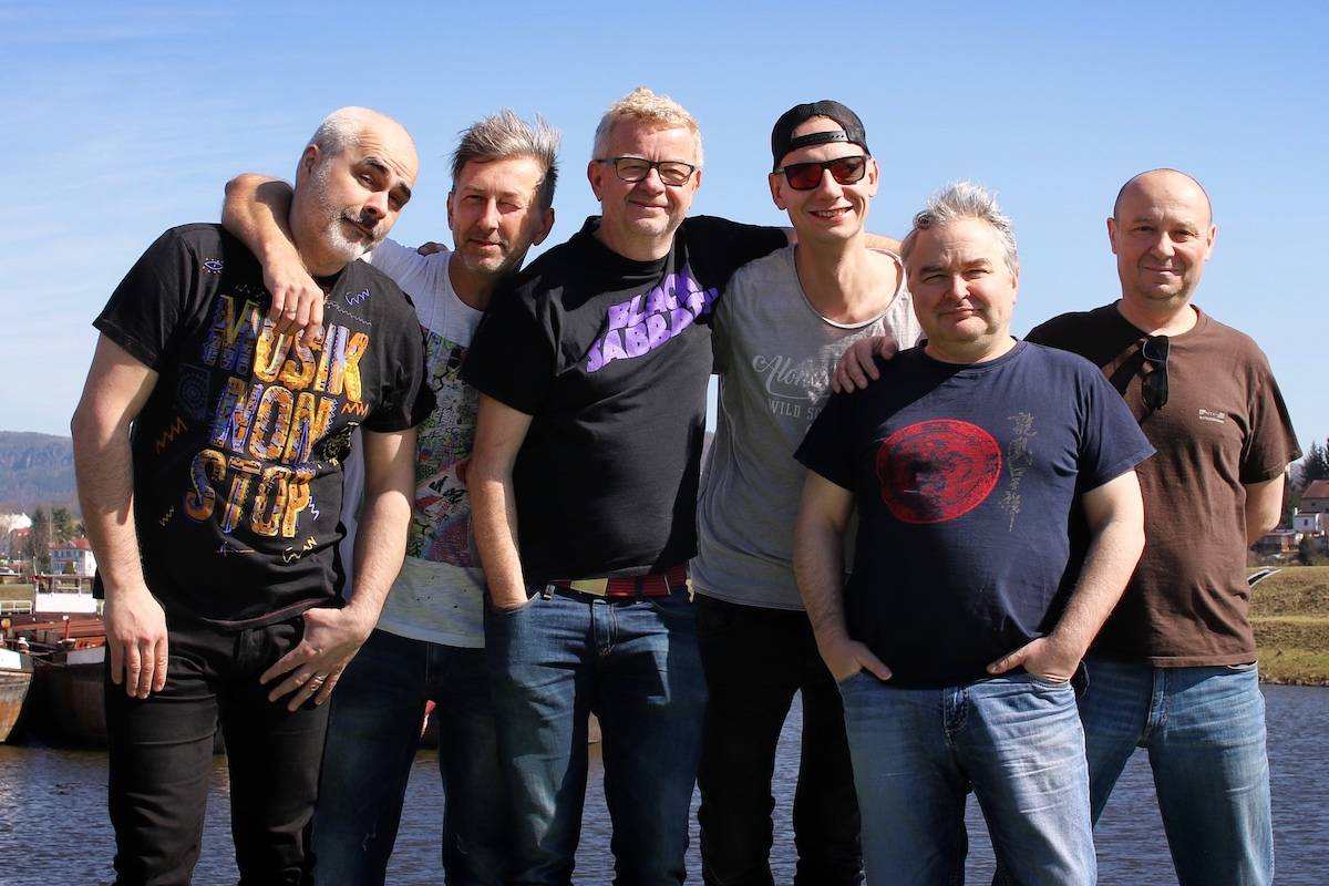 Petr Fiala (Mňága a Žďorp) interview: Jsme kapela, která žije tím, že dělá nové písničky, nežijeme jen z podstaty
