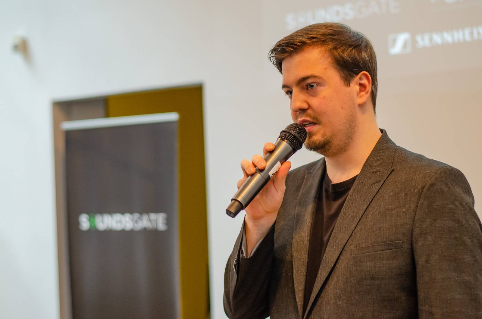 ROZHOVOR | Saša Smutný (#zazivouhudbu): Stát by měl pomáhat efektivně a cíleně a být spravedlivý