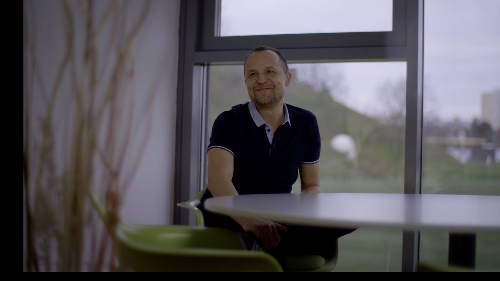 RECENZE: Chinaski šli s kůží na trh. Natočili upřímný dokument, ve kterém účinkují i bývalí členové