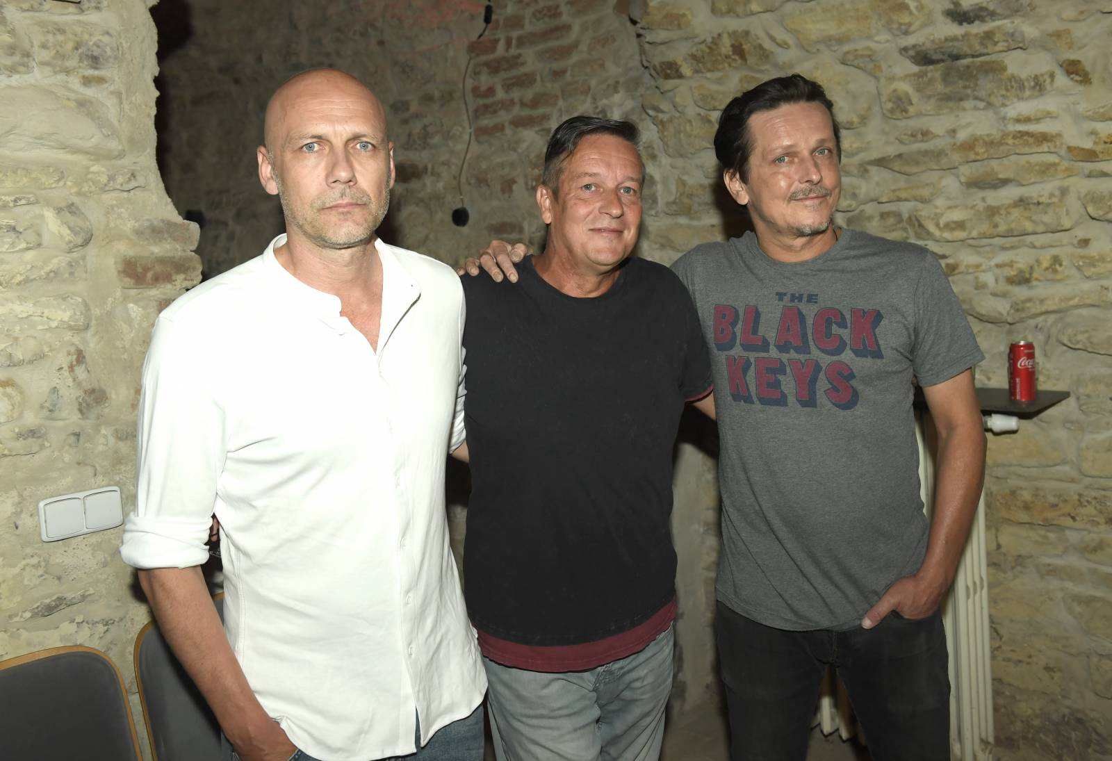 RECENZE: Chinaski šli s kůží na trh. Natočili upřímný dokument, ve kterém účinkují i bývalí členové