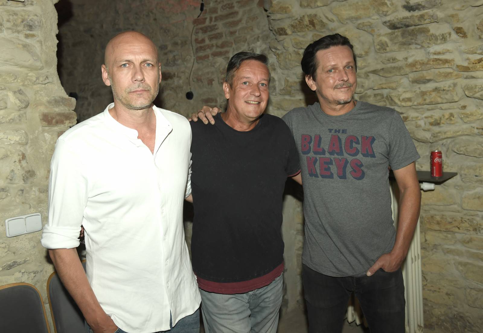 RECENZE: Chinaski šli s kůží na trh. Natočili upřímný dokument, ve kterém účinkují i bývalí členové