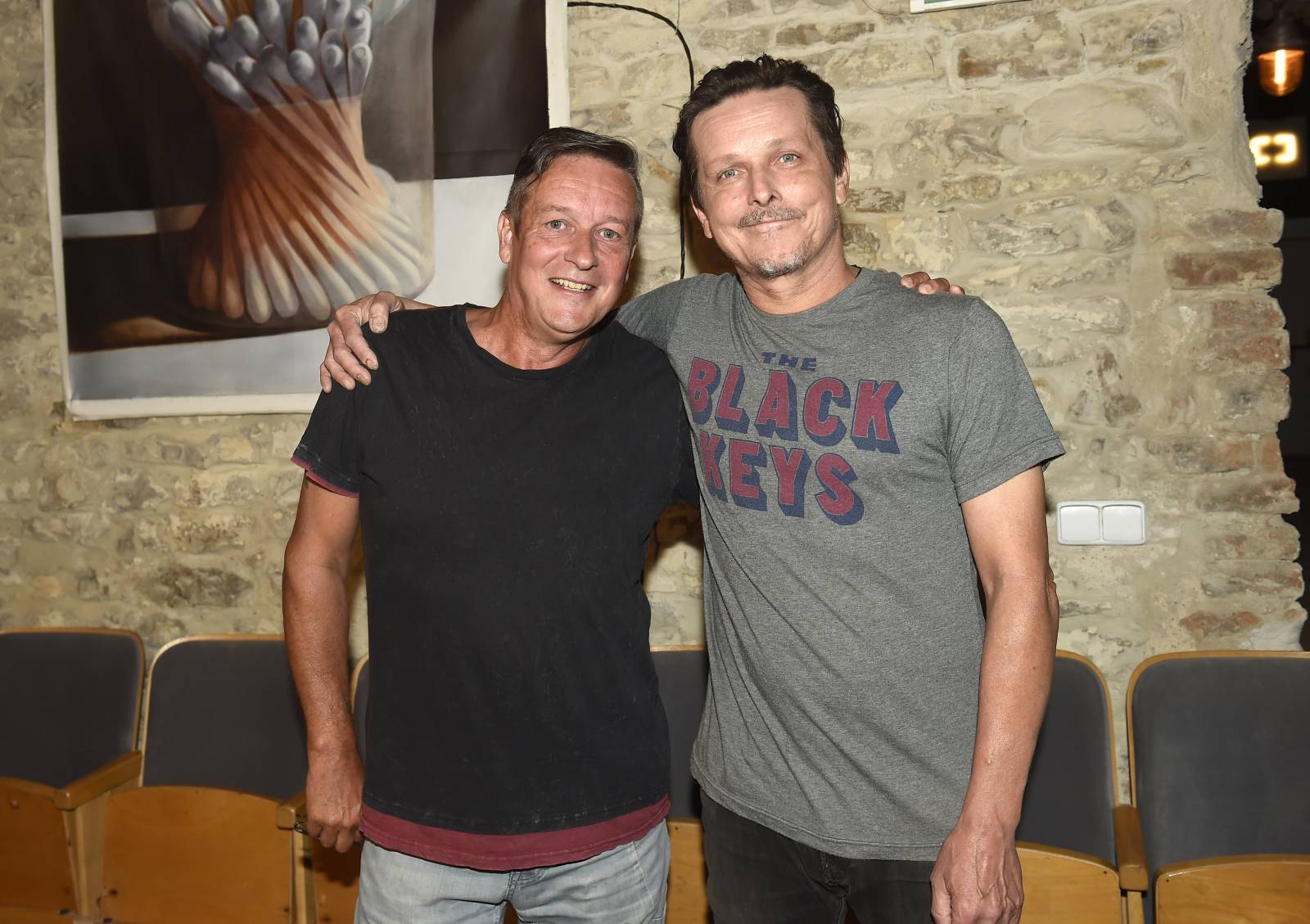 RECENZE: Chinaski šli s kůží na trh. Natočili upřímný dokument, ve kterém účinkují i bývalí členové