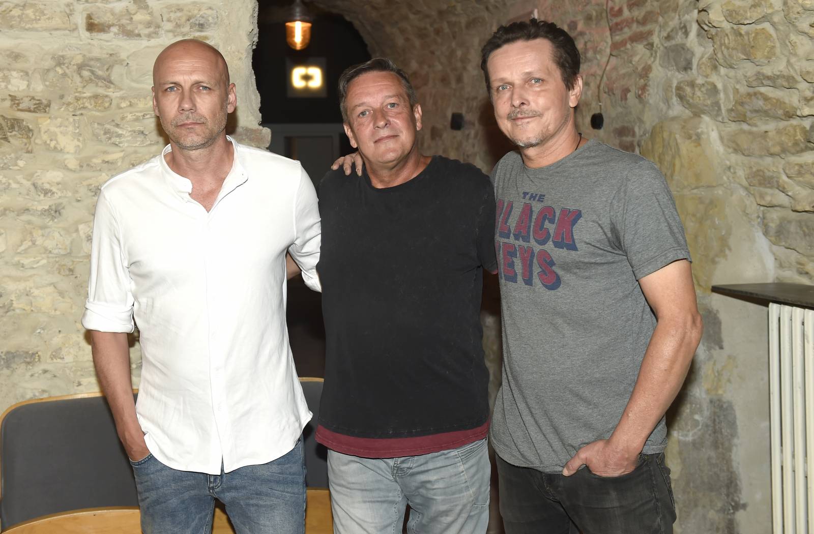 RECENZE: Chinaski šli s kůží na trh. Natočili upřímný dokument, ve kterém účinkují i bývalí členové