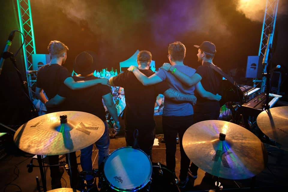 ROZHOVOR | Jan Žampa (Eddie Stoilow): Bruslili jsme na tenkém ledě mezi prací, vyhazovem a kapelou