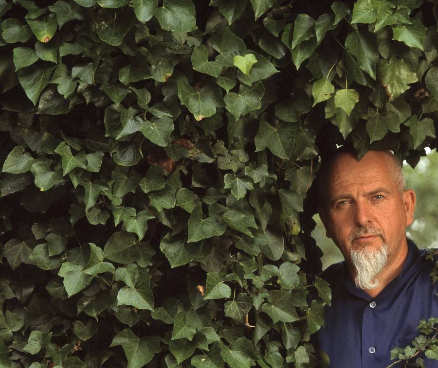 RETRO 2000| Peter Gabriel: Dneska můžeš nahrávat desky v ložnici a přežít