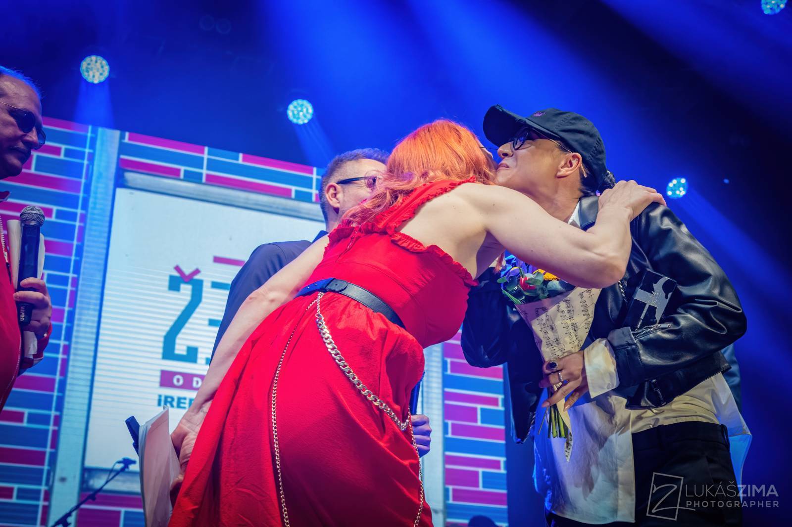 ROZHOVOR | Eva Burešová: Můj hlas nesedí na věci, které jsou aktuálně v rádiích