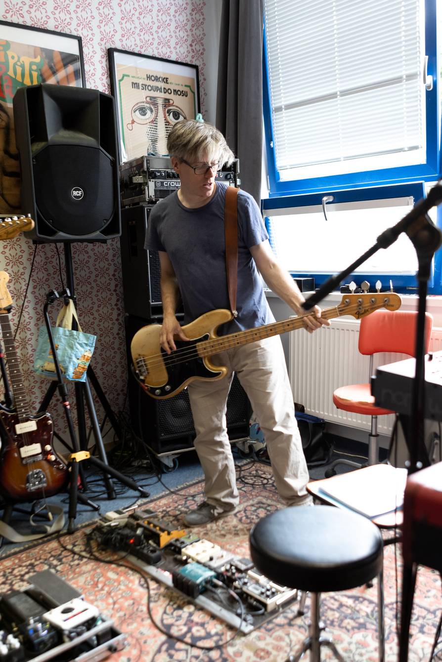 ROZHOVOR | Milan Cais (Tata Bojs): Po letech zahrajeme naživo celé Nanoalbum a natáčíme hudební sci-fi dokument