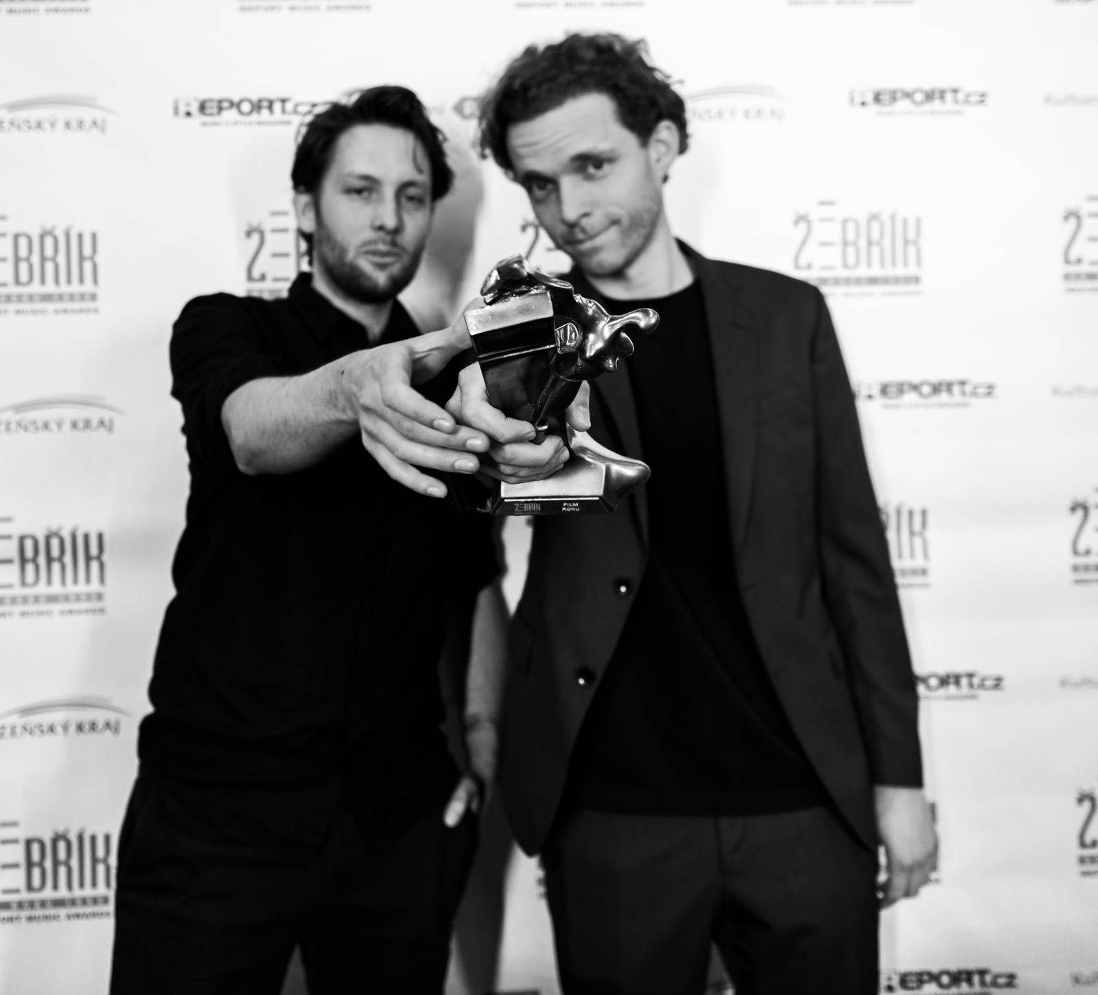 VIDEOROZHOVOR | Jak se tvoří filmová hudba? Na Žebříku nám to prozradili skladatelé Karel Havlíček a Jan Šléška