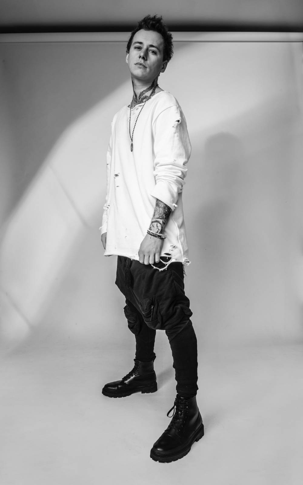 ROZHOVOR | Vojtěch Drahokoupil: Muzika mi zachránila život. Je mi líto, jak skrze ni dokáže někdo říkat nesmysly