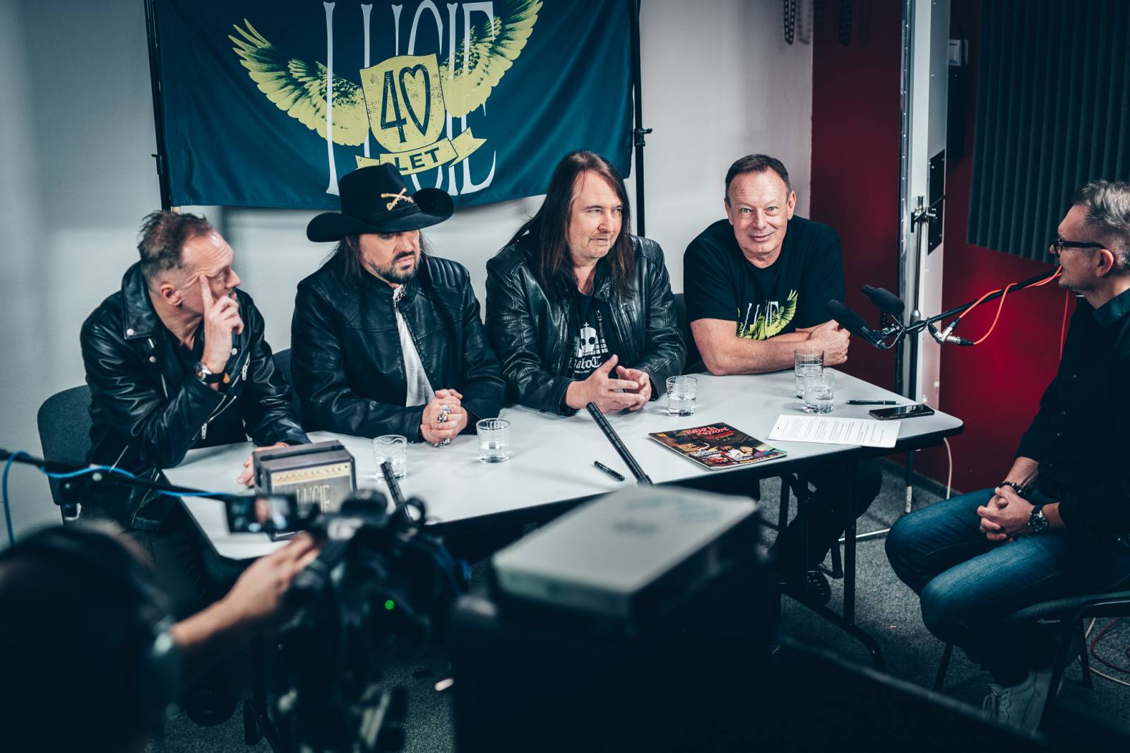 VIDEOROZHOVOR | Lucie o Viktoru Dykovi: Nehledali jsme náhradu za Davida Kollera, ale parťáka do kapely