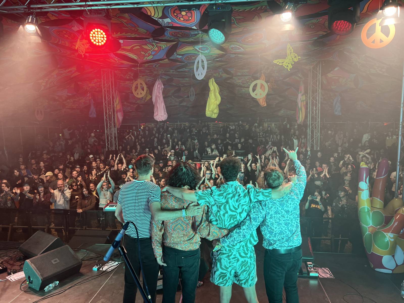 ROZHOVOR | Madhouse Express: Úspěchy domácích kapel jdou teď hlavně za psychedelickou a rock’n’rollovou scénou