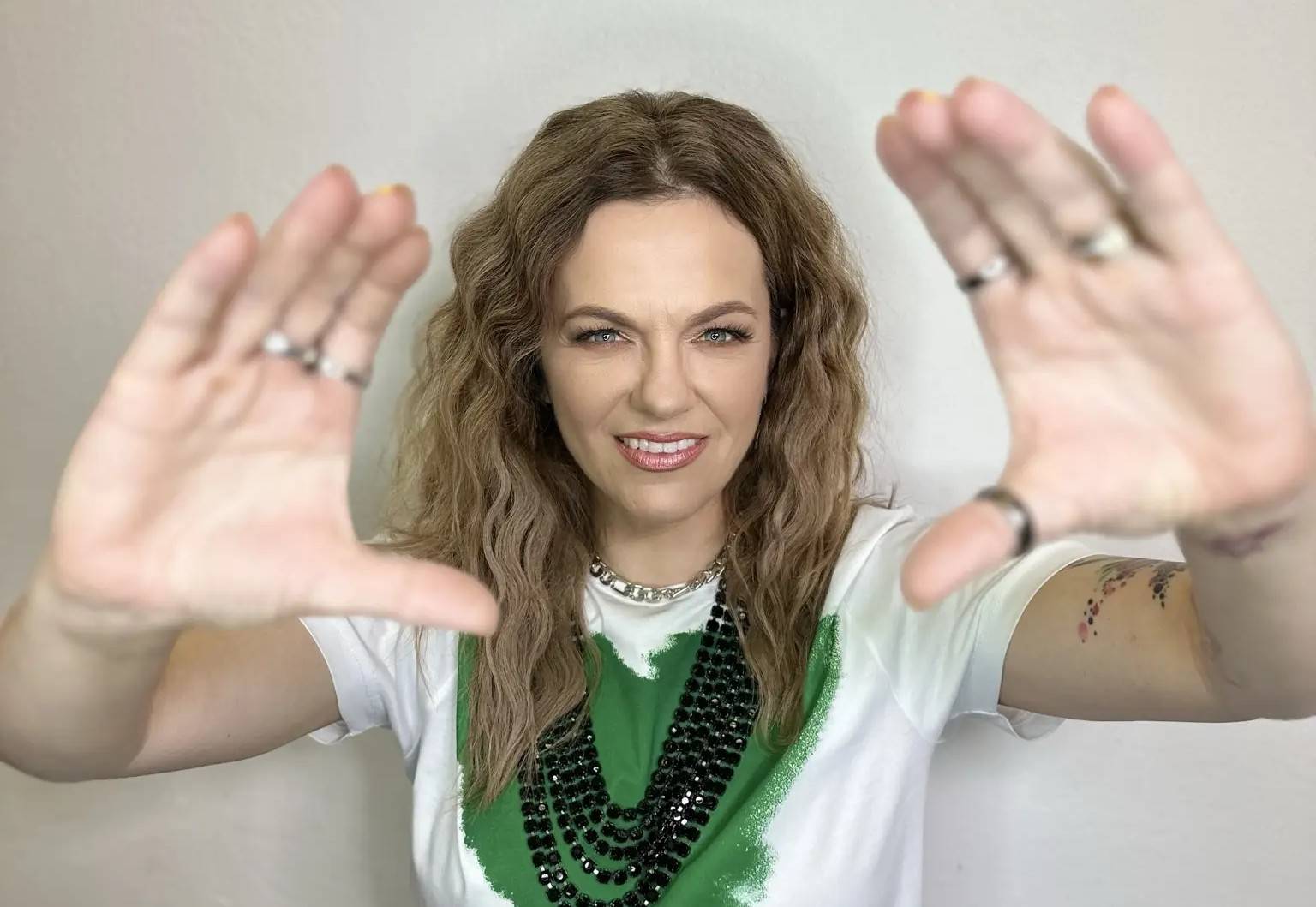 ROZHOVOR | Marta Jandová: Mezi českým a německým fanouškem není rozdíl. V češtině se mi lépe píše, v angličtině zpívá