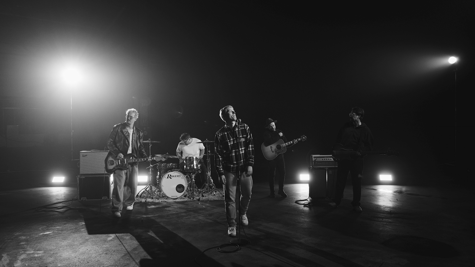 ROZHOVOR | WYFE: Sladit kalendáře je občas větší výzva než napsat refrén. Najít štěstí v obyčejnosti je schopnost, kterou stojí za to pěstovat