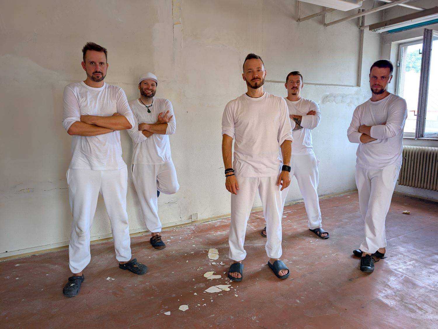 ROZHOVOR | Five O’clock Tea: Natáčení Barevných světů byla barevná logistika level hardcore