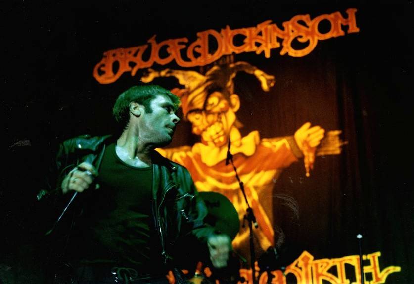 RETRO 90s | Iron Maiden jsou pro mě minulostí. Nevidím důvod, proč by beze mě nemohli existovat dál, tvrdil v roce 1996 Bruce Dickinson